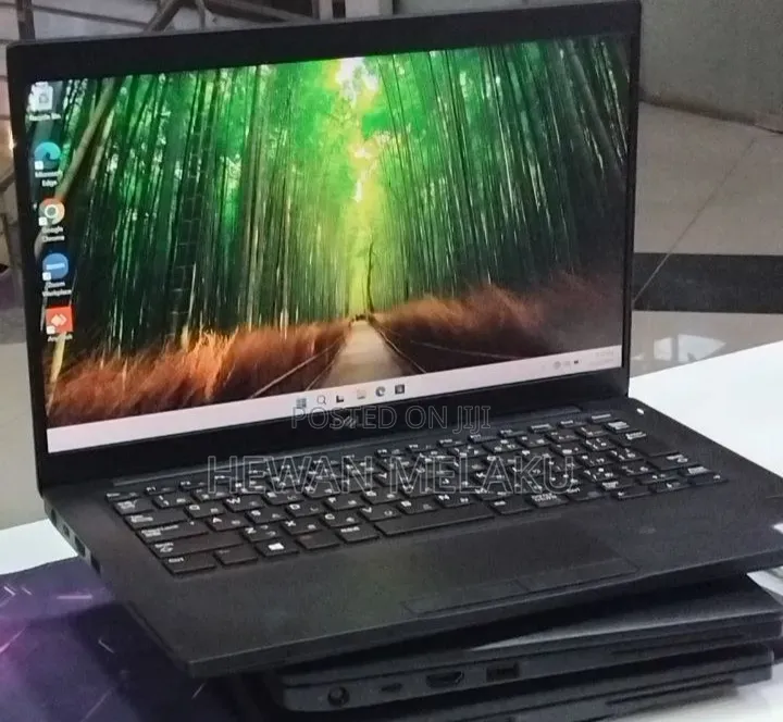 New Laptop Dell Latitude 7390 8GB Intel Core i5 SSD 256GB