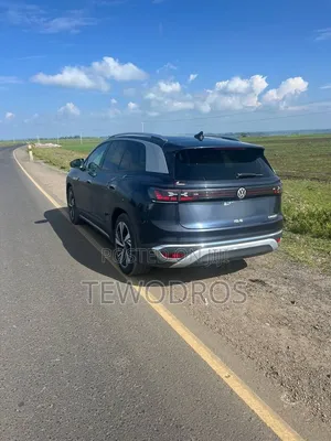 Volkswagen ID.6 2022 Beige