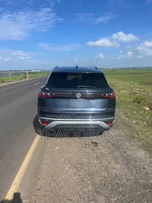 Volkswagen ID.6 2022 Beige