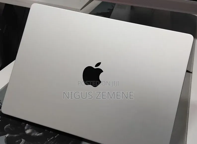 New Laptop Apple MacBook Pro 2024 M4 Pro 16GB Apple M4 Pro SSD 512GB