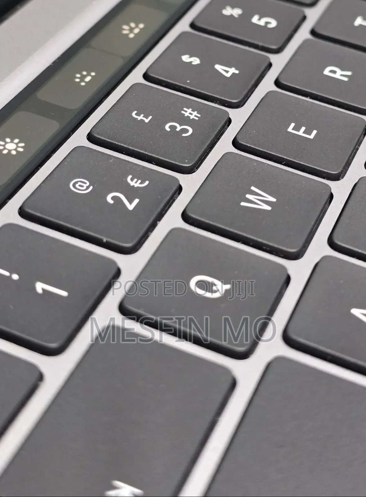 New Laptop Apple MacBook Pro 2021 M1 8GB Apple M1 Pro SSD 512GB