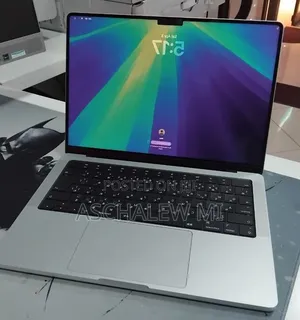 New Laptop Apple MacBook Pro 2024 M4 16GB Apple M4 Pro SSD 512GB