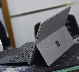New Laptop Microsoft Surface Pro 7+ 16GB Intel Core i5 SSD 256GB