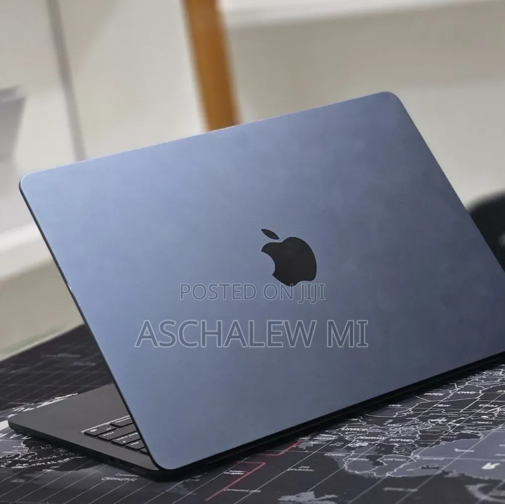 New Laptop Apple MacBook Air 2025 M4 16GB Apple M4 SSD 256GB