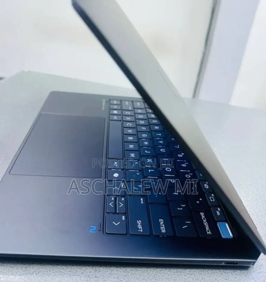 New Laptop HP OmniBook 5 14" 16GB Intel Core Ultra 7 SSD 1T