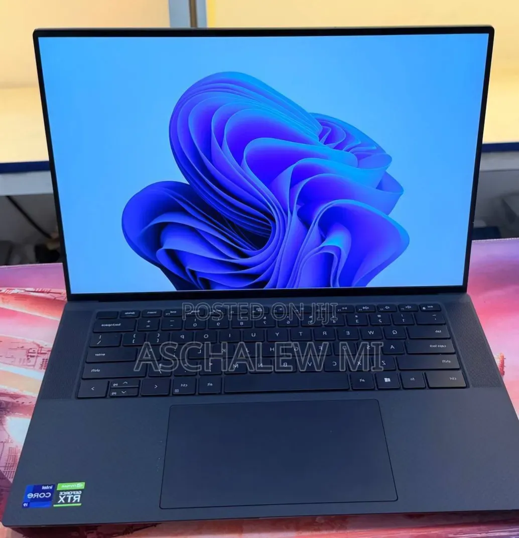 New Laptop Dell Precision 5560 16GB Intel Core i9 SSD 512GB