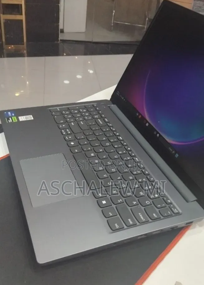 New Laptop Lenovo LOQ 15AHP10 16GB Intel Core i5 SSD 512GB