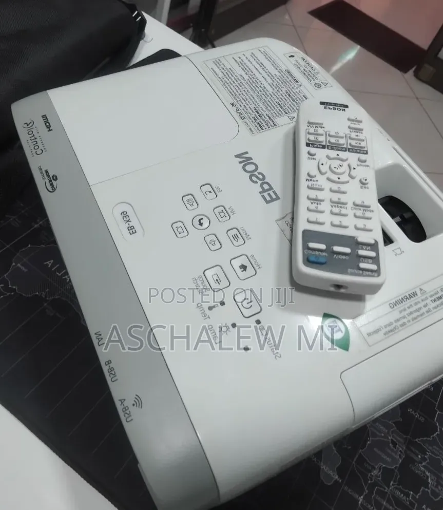 BRAND NEW EPSON Projector 
Has Remote 
Model Name: