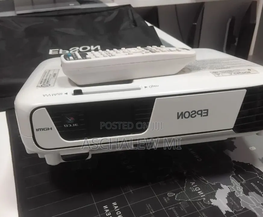 Brand New
Epson Projector 
Model Name: EB-x31
Hardware Interface: VG