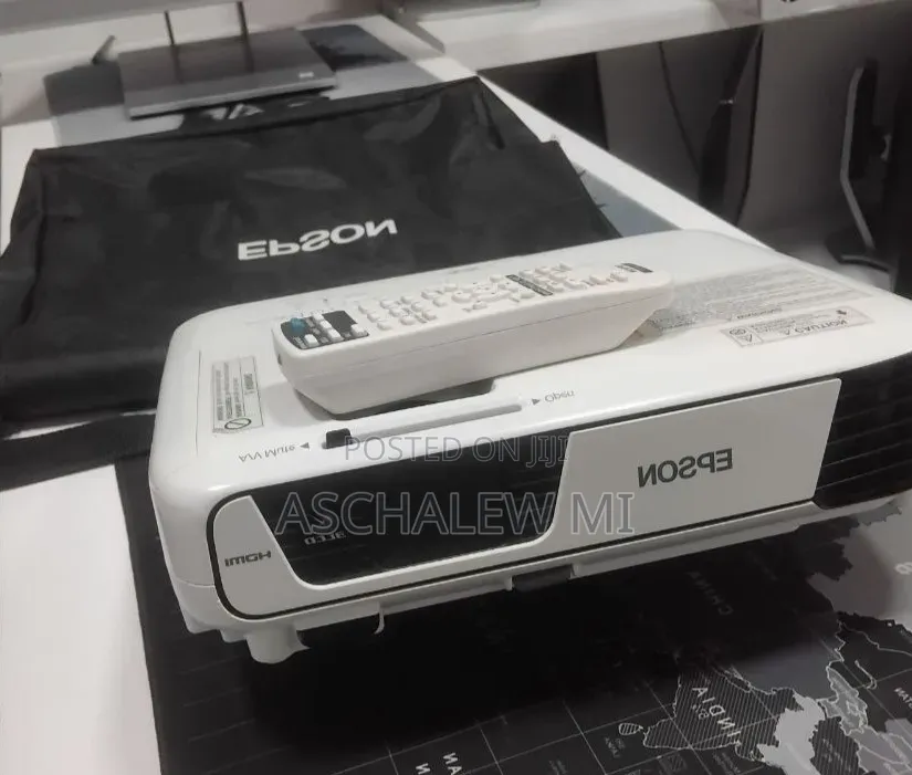 Brand New
Epson Projector 
Model Name: EB-x31
Hardware Interface: VG