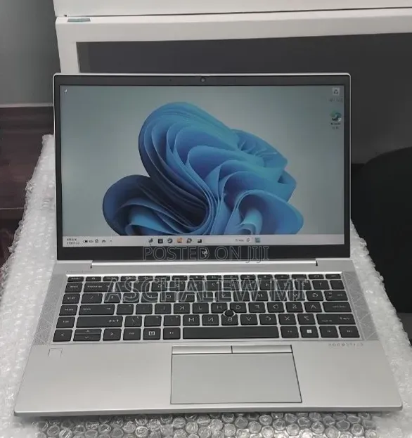 New Laptop HP EliteBook 845 G8 16GB AMD Ryzen 5 SSD 512GB