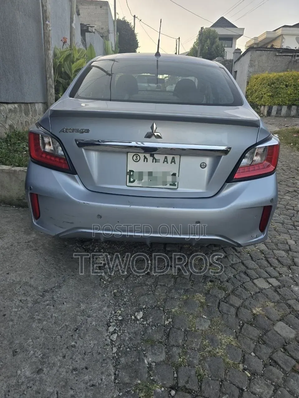 Mitsubishi Attrage 2022 Silver