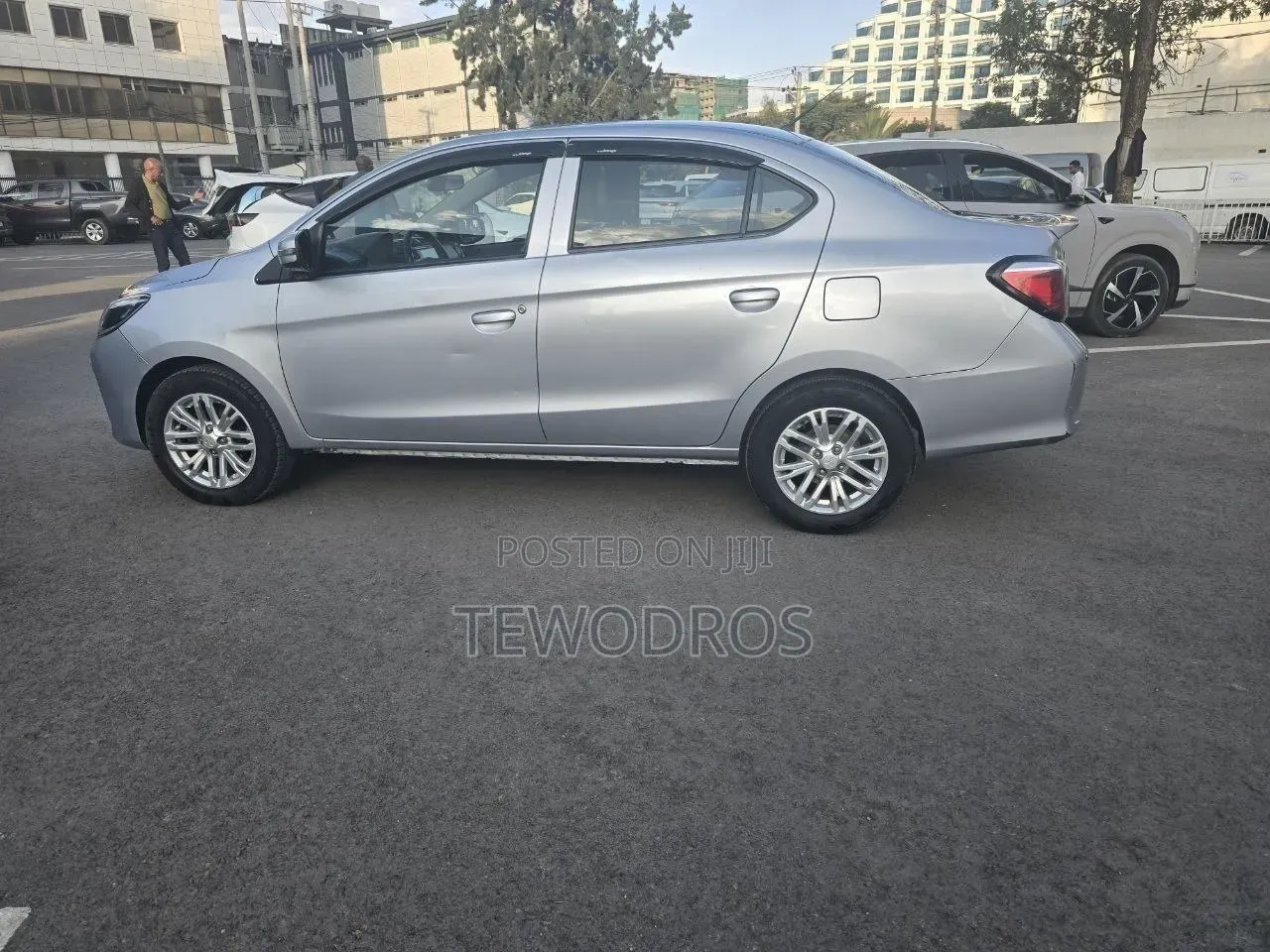 Mitsubishi Attrage 2022 Silver