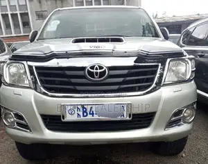 Toyota Hilux 2012 Silver