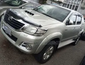 Toyota Hilux 2012 Silver