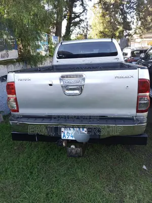 Toyota Hilux 2012 Silver