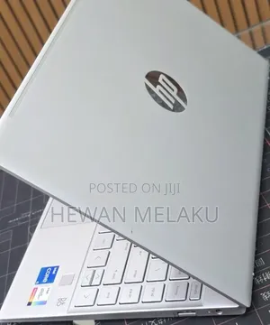 New Laptop HP Pavilion 13 8GB Intel Core i5 SSD 512GB