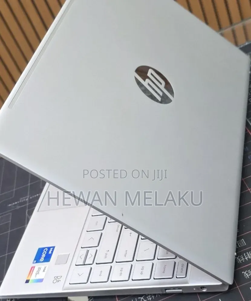 New Laptop HP Pavilion 13 8GB Intel Core i5 SSD 512GB