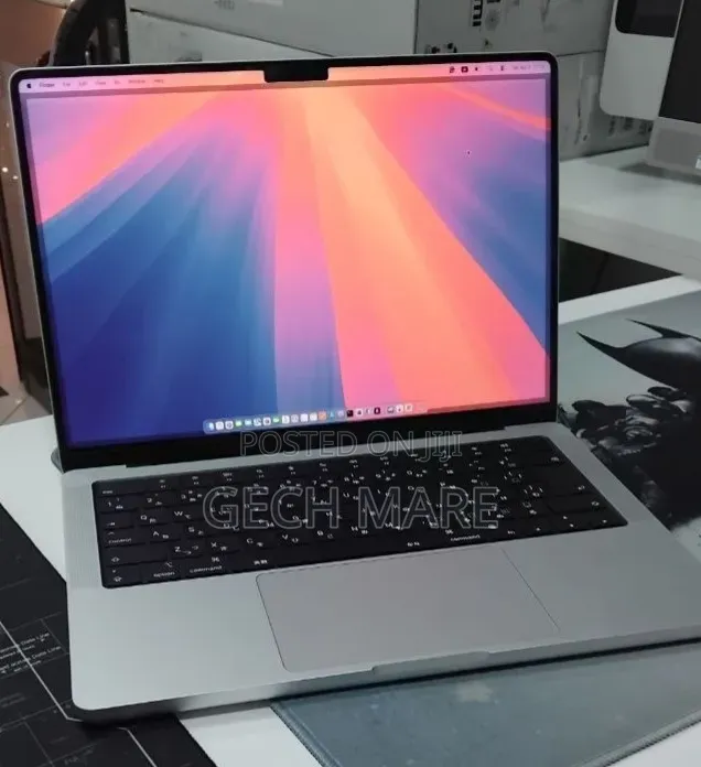 New Laptop Apple MacBook Pro 2024 M4 16GB Apple M4 Max SSD 512GB