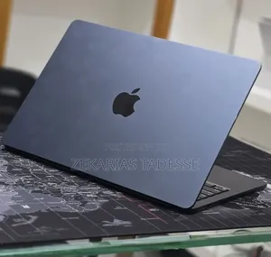 New Laptop Apple MacBook Air 2025 M4 16GB Apple M4 SSD 256GB