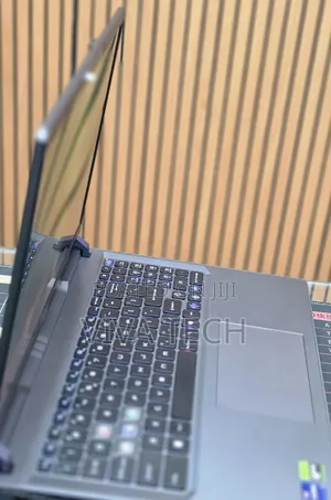 New Laptop MSI Vector GP68 HX 13V 32GB Intel Core i9 SSD 1T