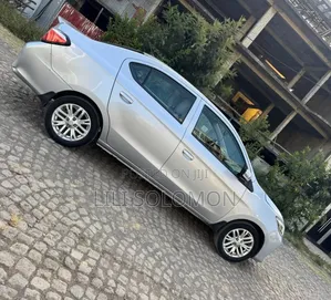 Mitsubishi Attrage 2022 Silver