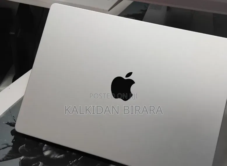 New Laptop Apple MacBook Pro 16GB Apple M2 SSD 512GB