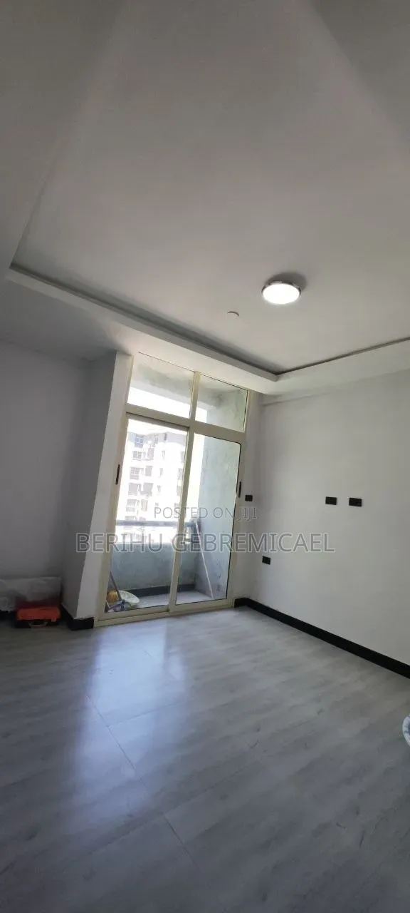 2bdrm Condo in አያት, Yeka for rent