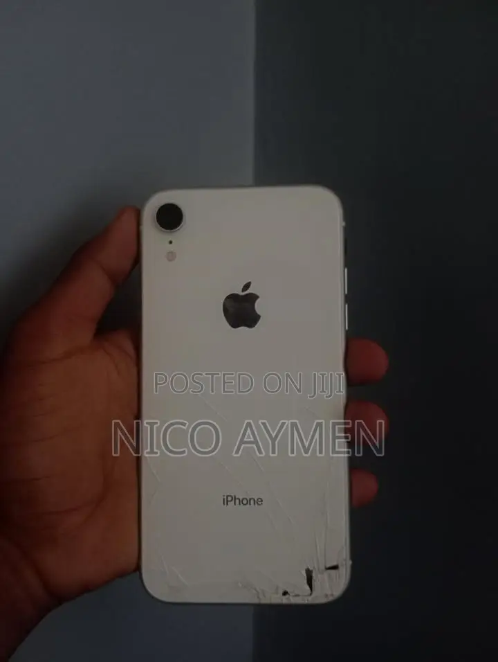 Apple iPhone XR 64 GB White