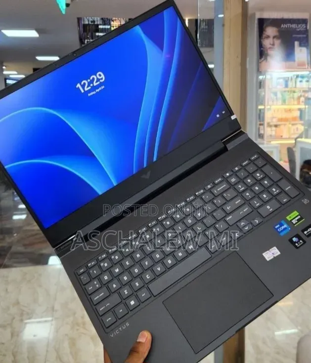 New Laptop HP Victus 16 16GB Intel Core i7 SSD 1T