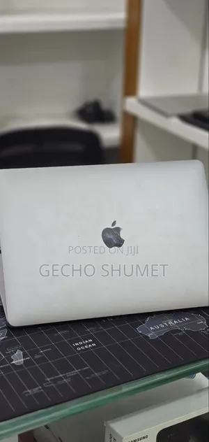 New Laptop Apple MacBook Pro 2020 M1 8GB Apple M1 Pro SSD 512GB