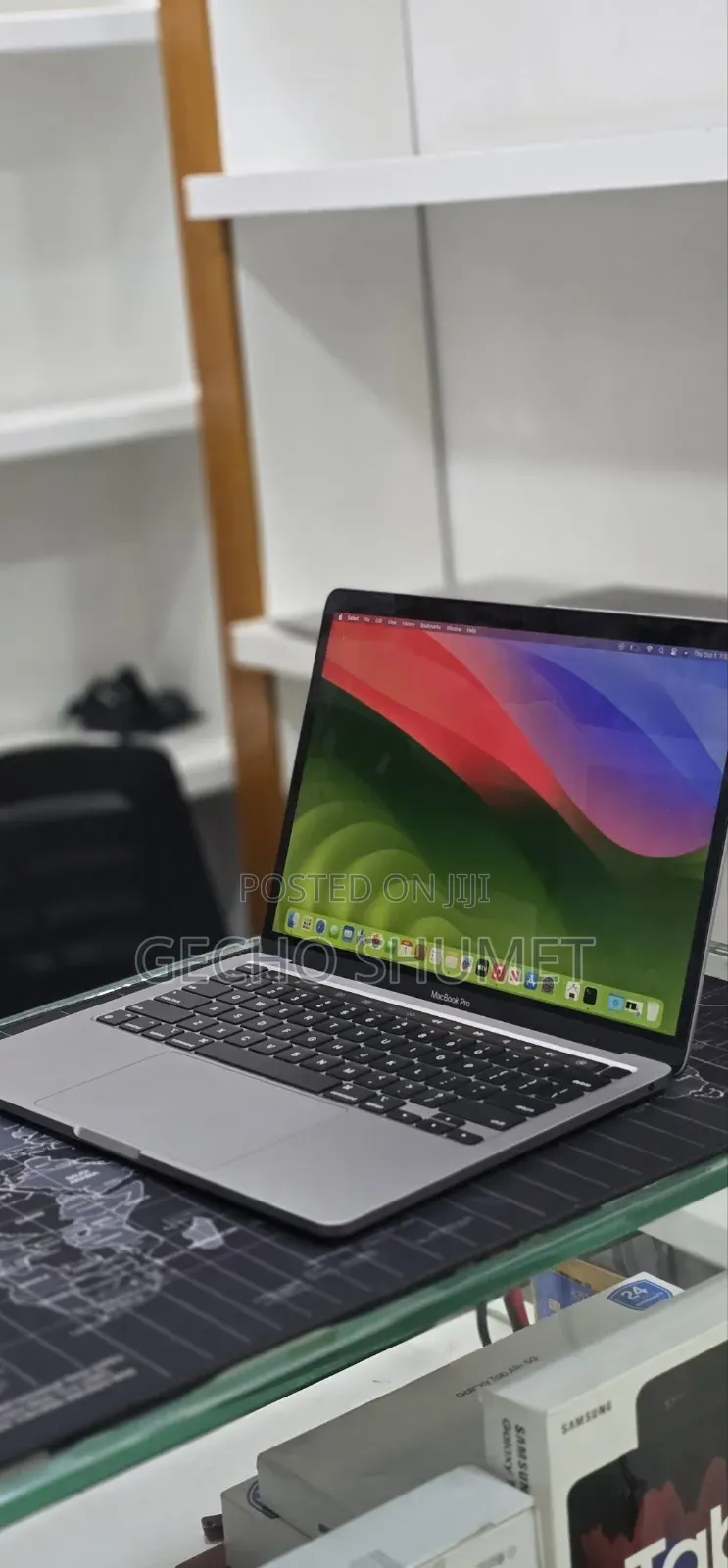 New Laptop Apple MacBook Pro 2020 M1 8GB Apple M1 Pro SSD 512GB