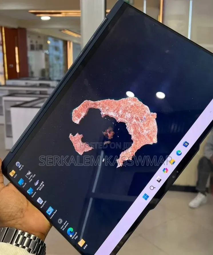 New Laptop Lenovo Yoga 9i 32GB Intel Core Ultra 7 SSD 1T