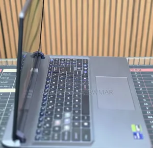 New Laptop MSI Vector GP68 HX 13V 32GB Intel Core i9 SSD 1T