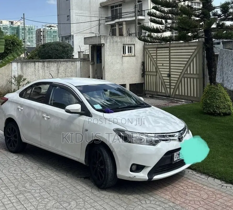 Toyota Yaris 2016 White