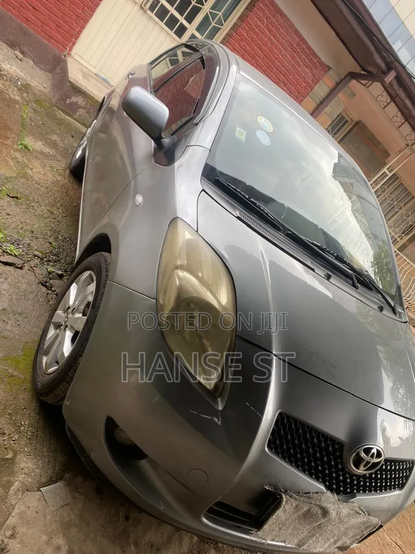 Toyota Yaris 1.0 VVT-i 2008 Gray