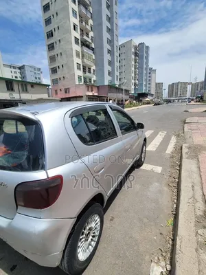 Toyota Vitz 2001 Silver