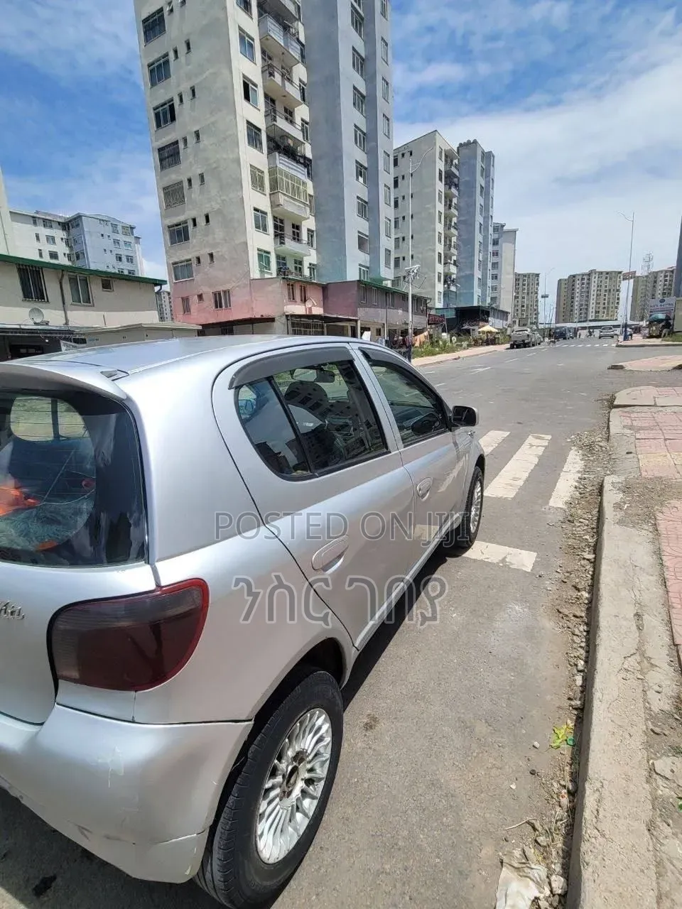 Toyota Vitz 2001 Silver
