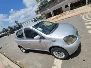 Toyota Vitz 2001 Silver
