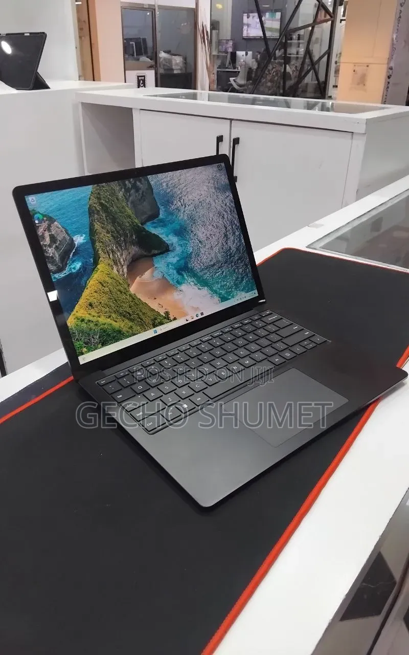 New Laptop Microsoft Surface Laptop 5 16GB Intel Core i7 SSD 256GB