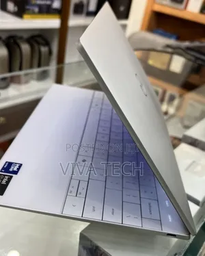 New Laptop Dell XPS 13 16GB Intel Core Ultra 7 SSD 512GB
