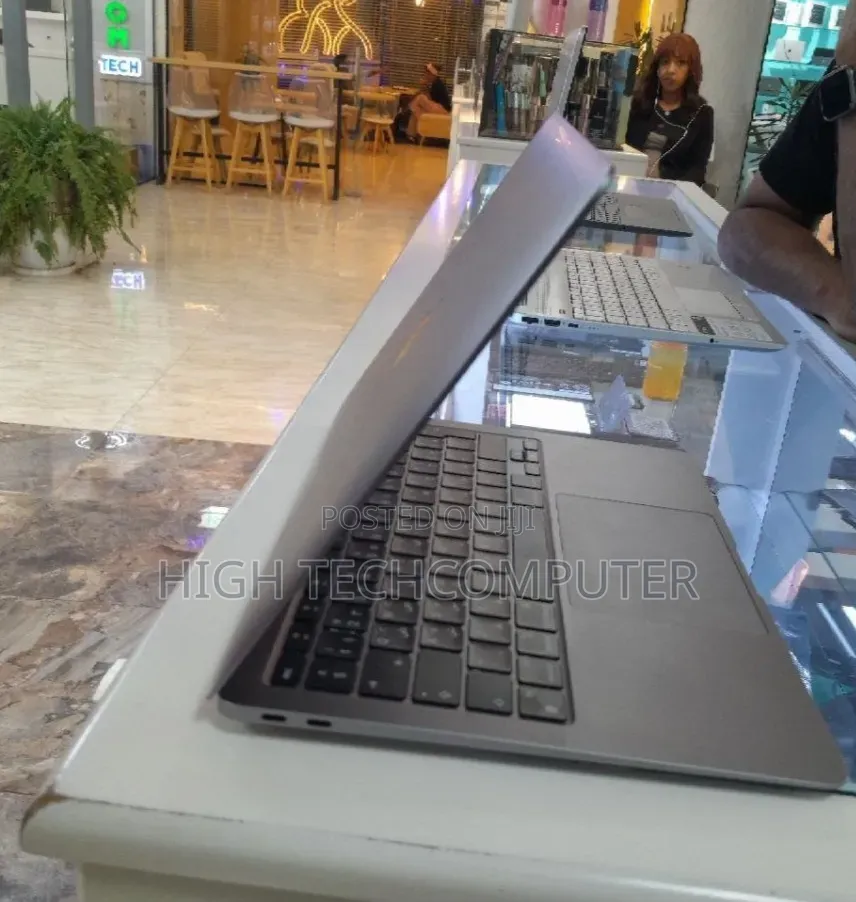 New Laptop Apple MacBook Air 2020 M1 8GB Apple M1 SSD 256GB
