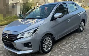 Mitsubishi Attrage 2022 Silver