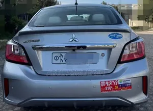 Mitsubishi Attrage 2022 Silver