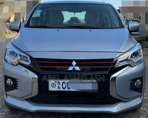 Mitsubishi Attrage 2022 Silver