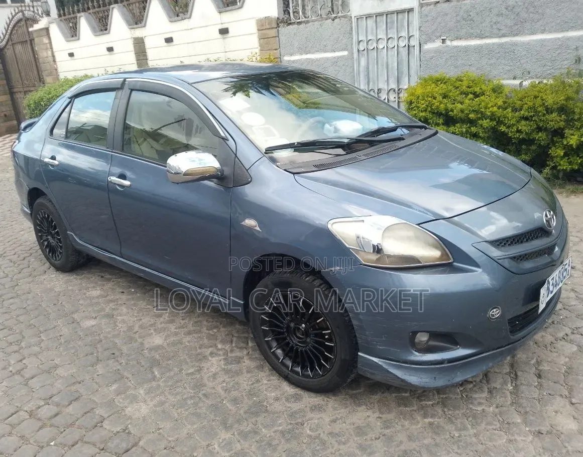 Toyota Yaris 2008 Gray