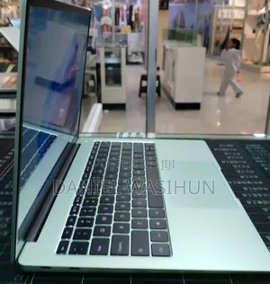 New Laptop Zyrex 16GB Intel Core i5 SSD 512GB