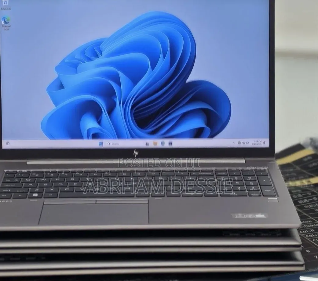 New Laptop HP 16GB Intel Core i5 SSD 512GB