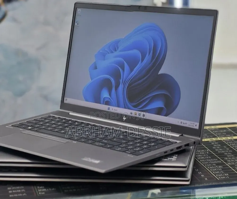 New Laptop HP 16GB Intel Core i5 SSD 512GB
