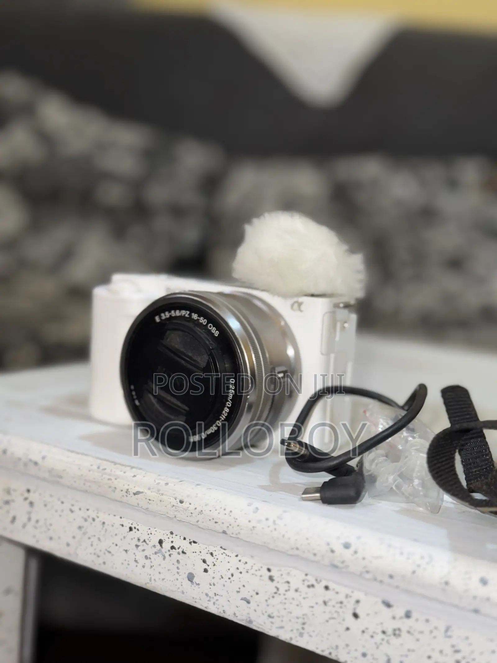 Sony Zv-E10 Mirror Less Urgent